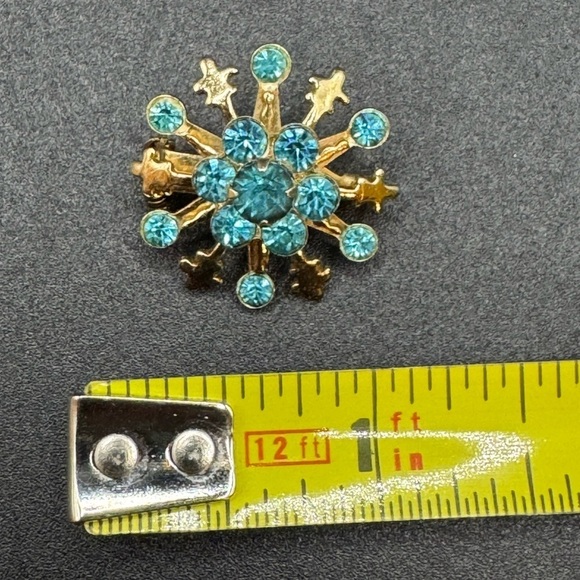 Vintage Azure Snowflake Pin 1949 Brooch Gold Pin - Picture 2 of 5